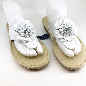 NWT Croft and barrow sandals